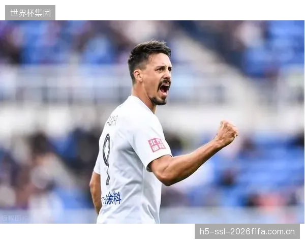 教练组通过AI模型优化定位球防守，以应对厄瓜多尔队利用身高优势进行的高空轰炸。